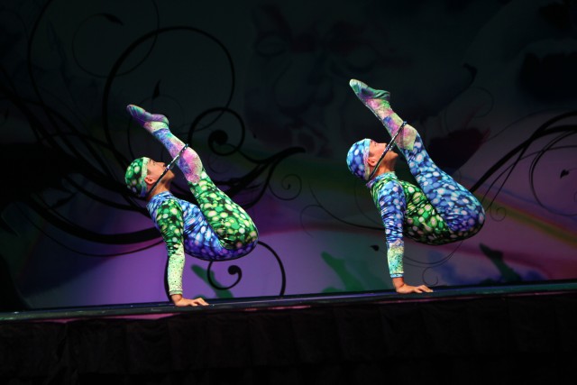 Cirque Dreams Holidaze dazzles Warrior Country