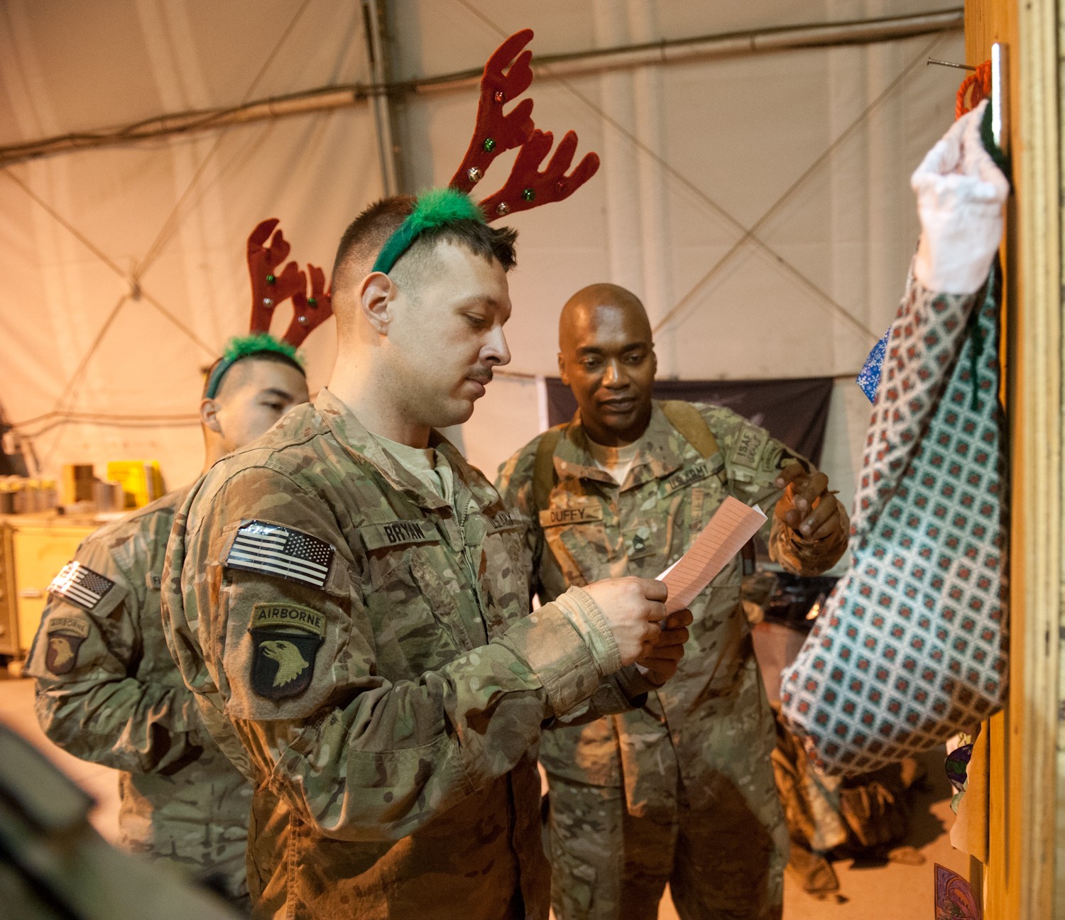 Christmas With The Sabers | Article | The United States Army