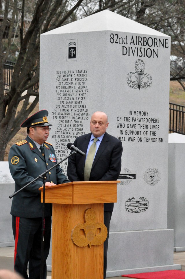 Kazakhstan military delegation visits FORSCOM, Fort Bragg