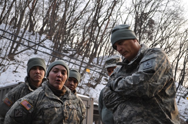 Army's top general visits the 2nd Infantry Division