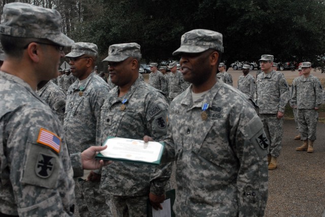 'Build to Serve' Soldiers Commended for Meritorious Service, APFT Excellence