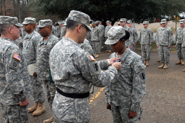 'Build to Serve' Soldiers Commended for Meritorious Service, APFT Excellence
