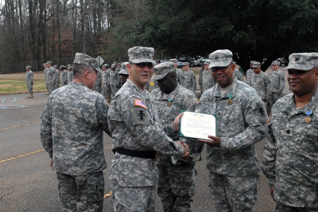 'Build to Serve' Soldiers Commended for Meritorious Service, APFT Excellence