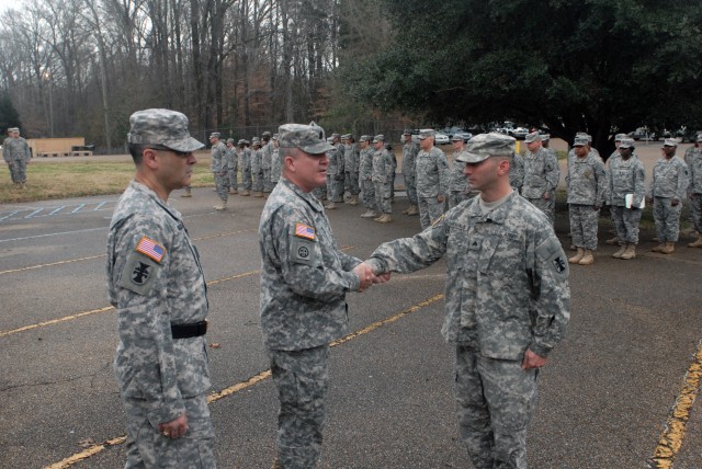 'Build to Serve' Soldiers Commended for Meritorious Service, APFT Excellence