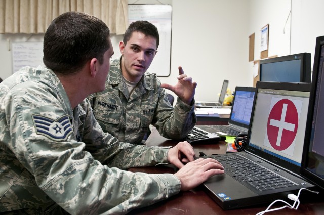 Air Force duo design smart phone application for Inauguration Day