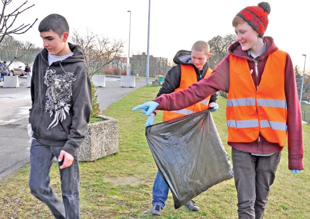 Wiesbaden JROTC cadets take on trash cleanup project