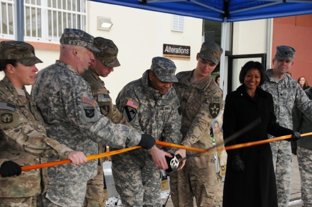 One-of-a-kind Wounded Heroes Service Center officially opens