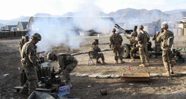 Artillerymen assist forward observers in certification