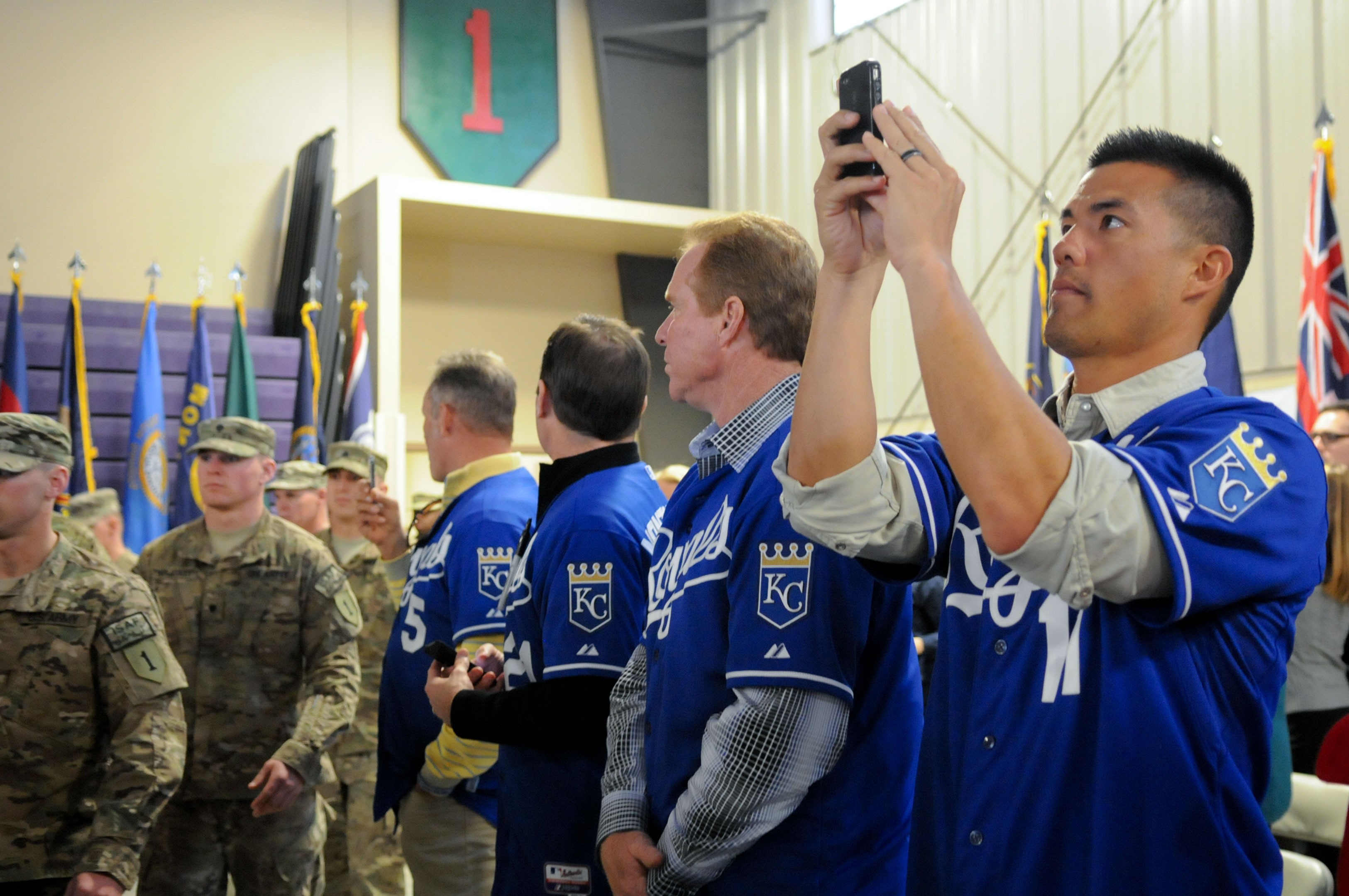 1st Infantry Division Soldiers get 'Royal' welcome, Article