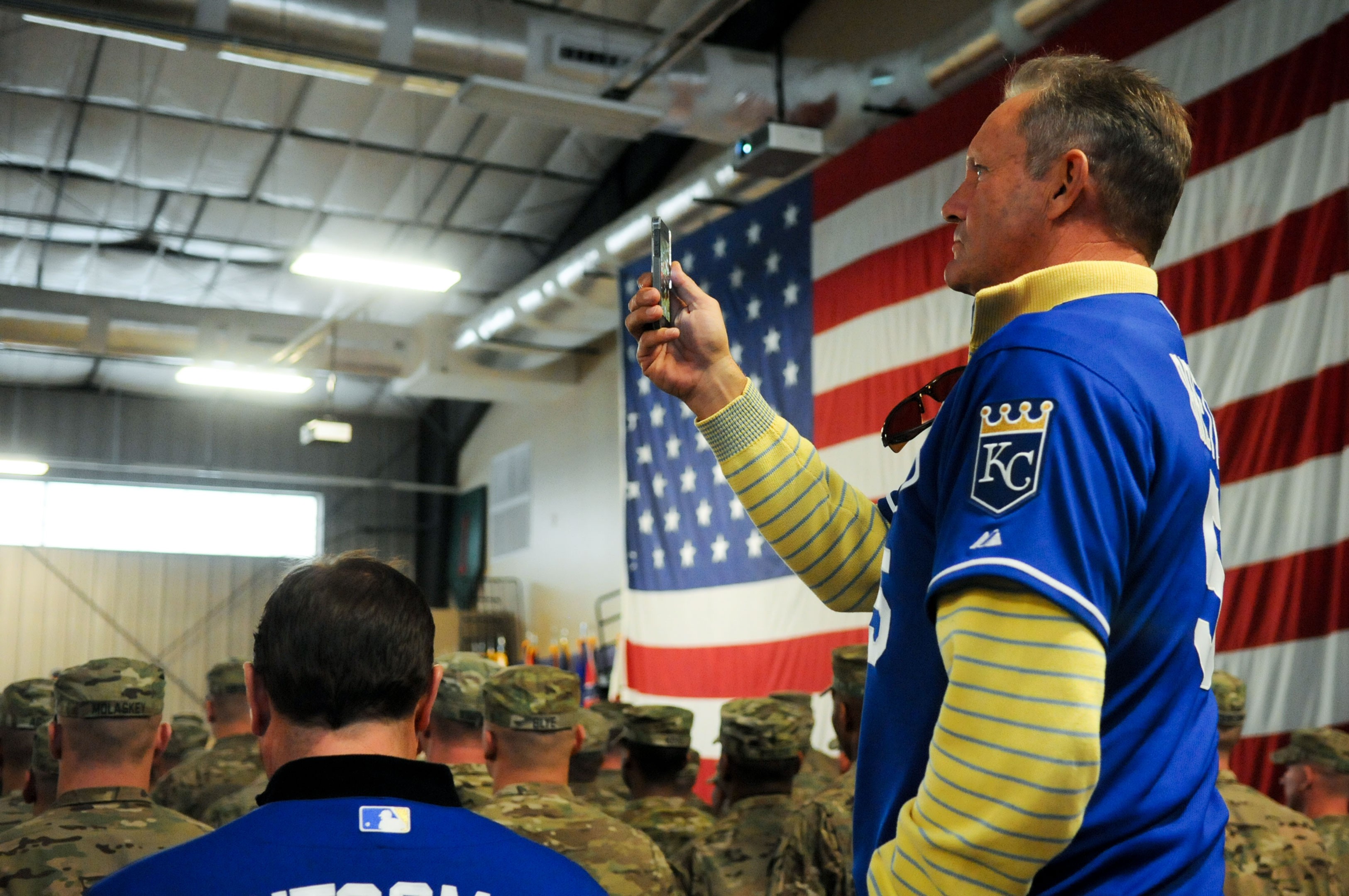 1st Infantry Division Soldiers get 'Royal' welcome, Article