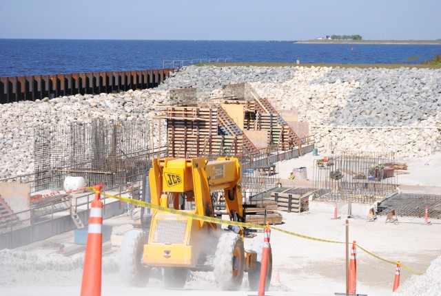 Corps Deputy Commanding General visits south Florida project sites