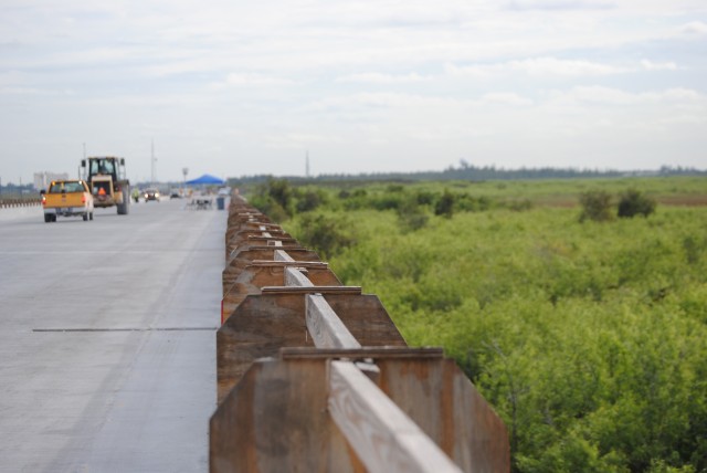 Corps Deputy Commanding General visits south Florida project sites