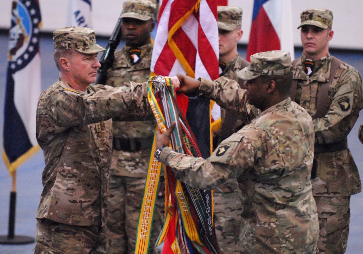 101st Airborne Division cases colors before Afghanistan deployment