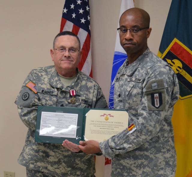 302nd MEB honors Wagner, Humphries for 68 years of dedicated service