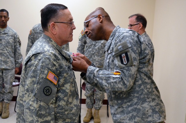 302nd MEB honors Wagner, Humphries for 68 years of dedicated service