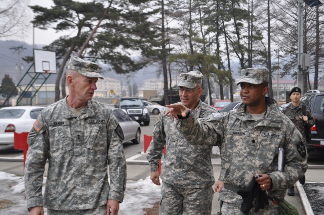 2nd Infantry Division command team visits 210th Fires Brigade 