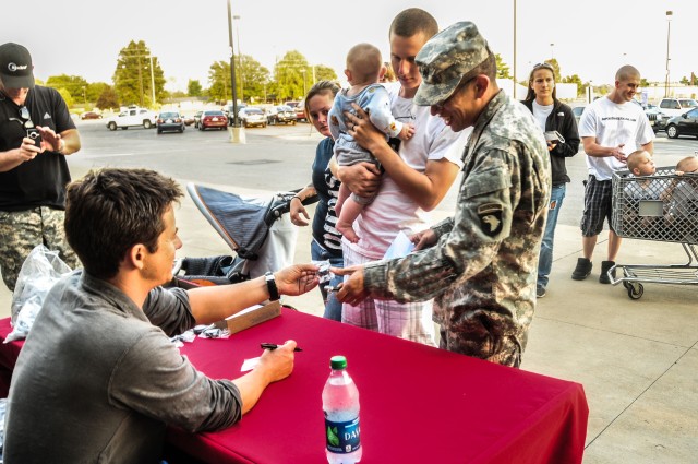 Top Gear films episode at Fort Campbell