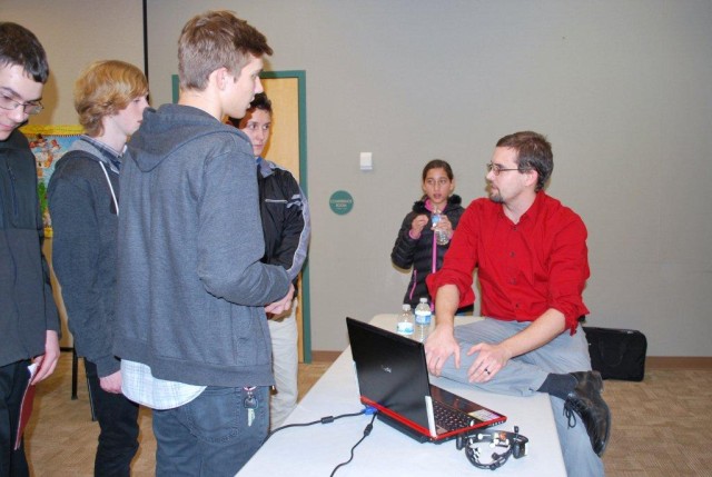 HRED researchers discuss brain-computer interaction at local Science Caf&eacute;