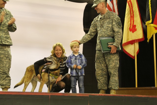 'Dog father' retires from military service