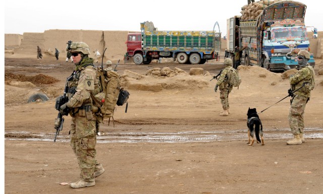 Soldiers assess progress at border crossing
