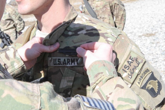 Rakkasans recieve combat badges