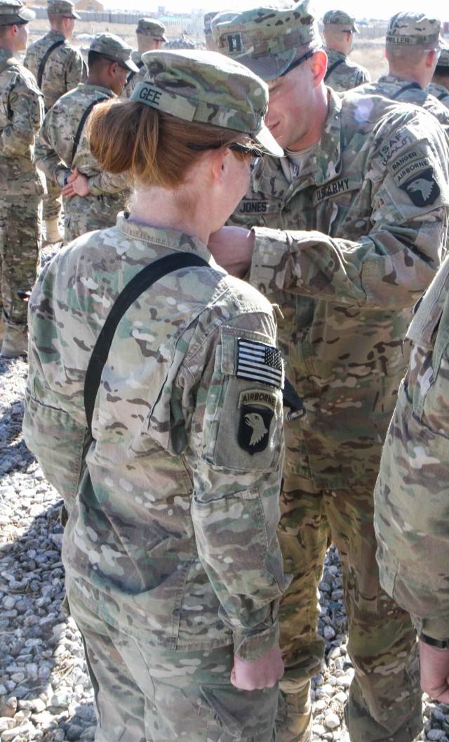 Rakkasans recieve combat badges