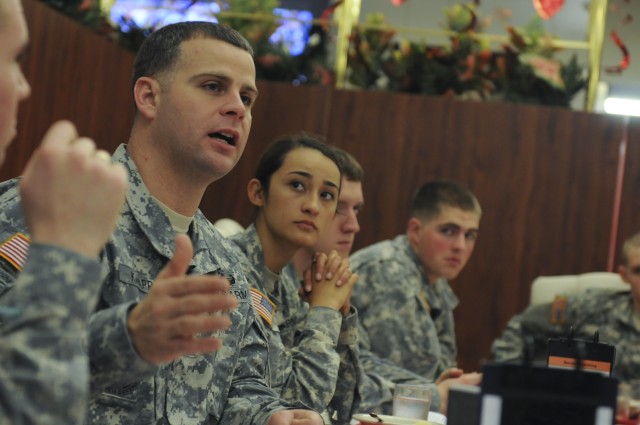Senior NCO gives Paratroopers a chance to suggest improvements to DFAC