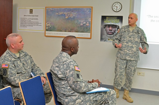 Commander addresses Soldier dental wellness