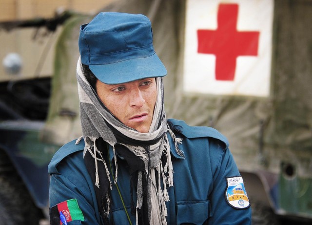 Afghan police medic steps up training in Deh Rawud