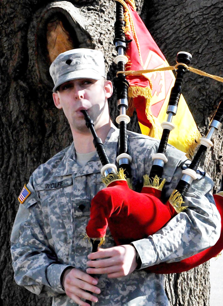 Artillerymanturnedbagpiper joins 77th U.S. Army Band Article The