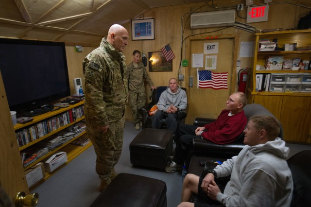 Odierno visits Bagram Retrosort Yard