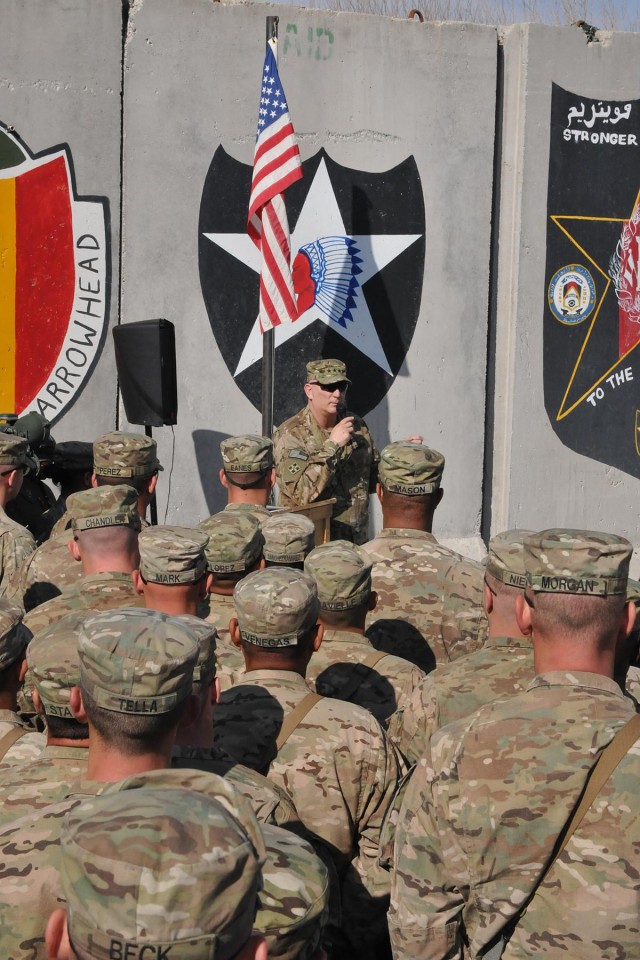 Army Chief of Staff meets with CTF 4-2 leaders