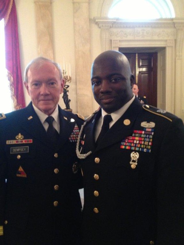 Division West NCO attends White House Medal of Honor ceremony