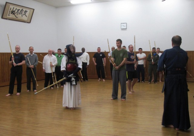 US military service members learn Kendo