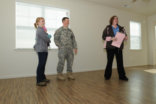Soldiers' money, choice for housing