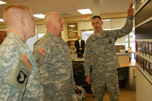 TRADOC CG visits recruiters | Article | The United States Army