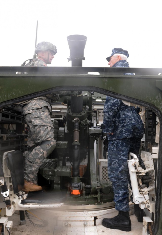 PACOM commander tours JBLM