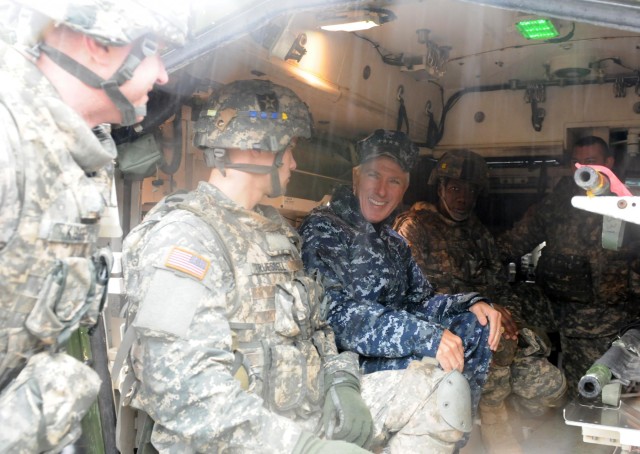 PACOM commander tours JBLM