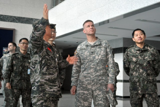 Yongsan visits good neighbor: Ministry of National Defense