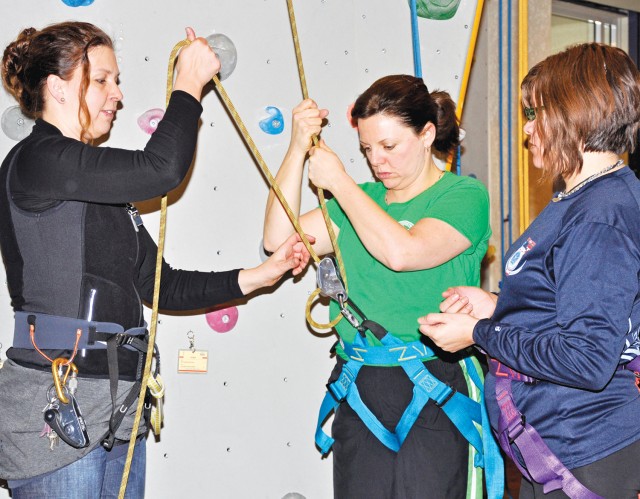 V Corps spouses taught resiliency during Strong Bonds training