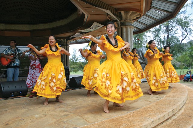 Hula dancers