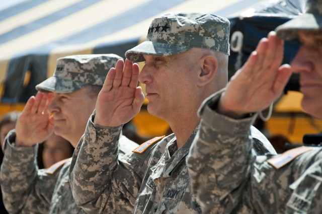 Rodriguez relinquishes FORSCOM colors
