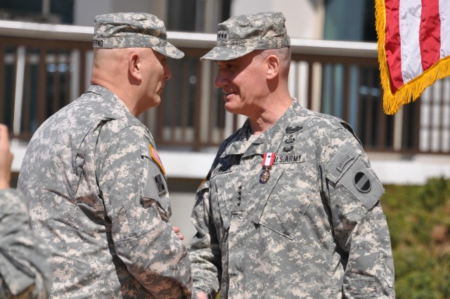 Rodriguez relinquishes FORSCOM colors