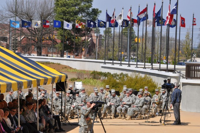 Rodriguez relinquishes FORSCOM colors