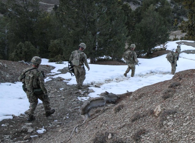 Scouts scale Afghan mountains to disrupt insurgents