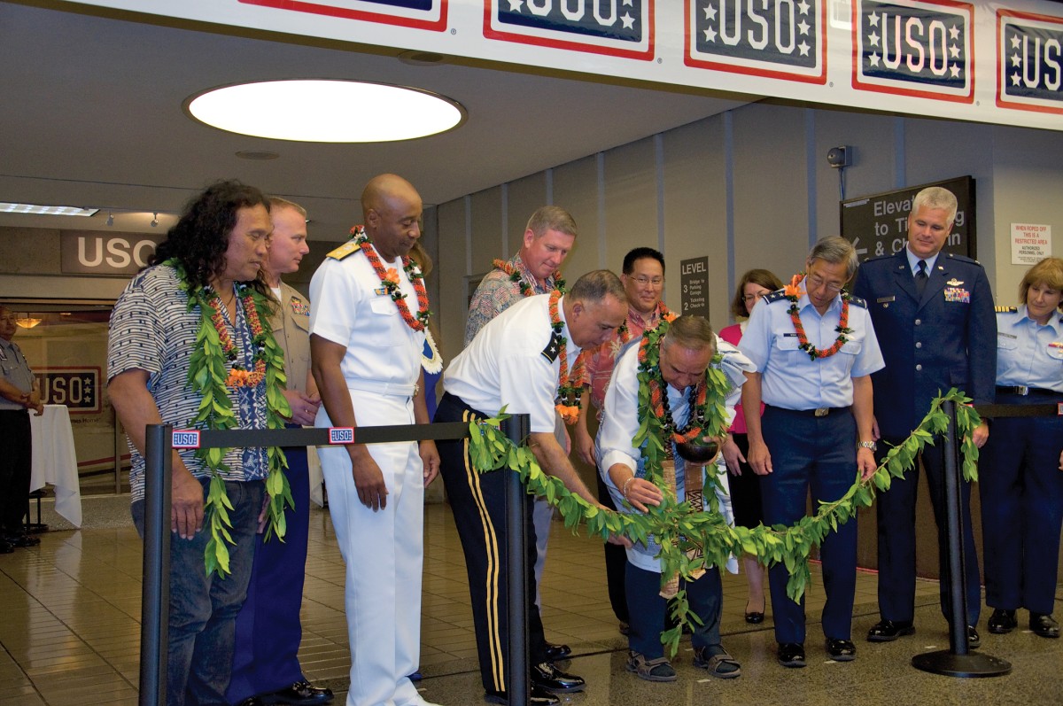 Renovated USO Center reopens at Honolulu airport | Article | The United  States Army