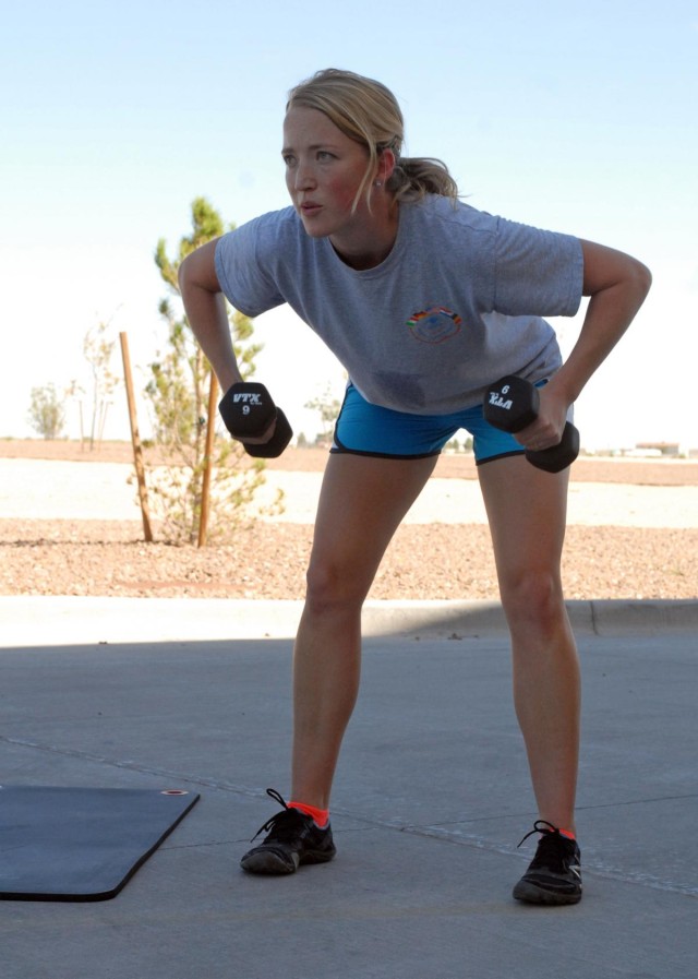 Fort Bliss spouses focus on fitness