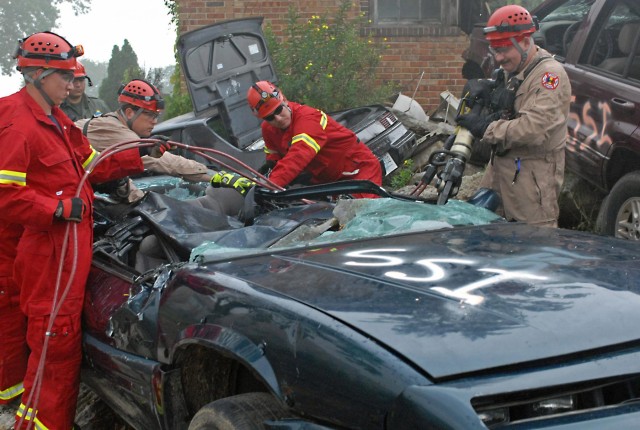 Kentucky firefighters display specialized rescue skills, save lives during US Army North exercise