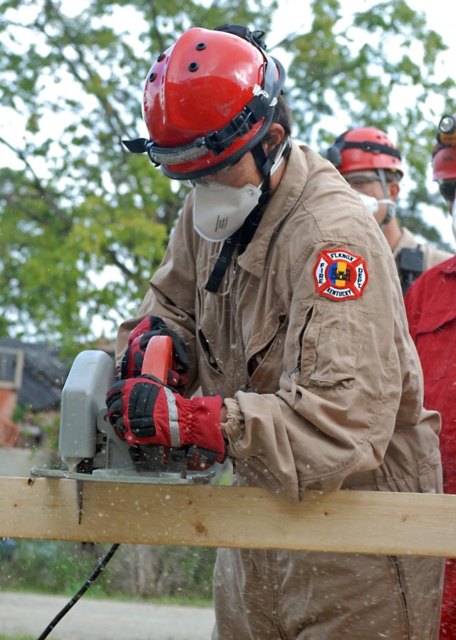 Kentucky firefighters display specialized rescue skills, save lives during US Army North exercise