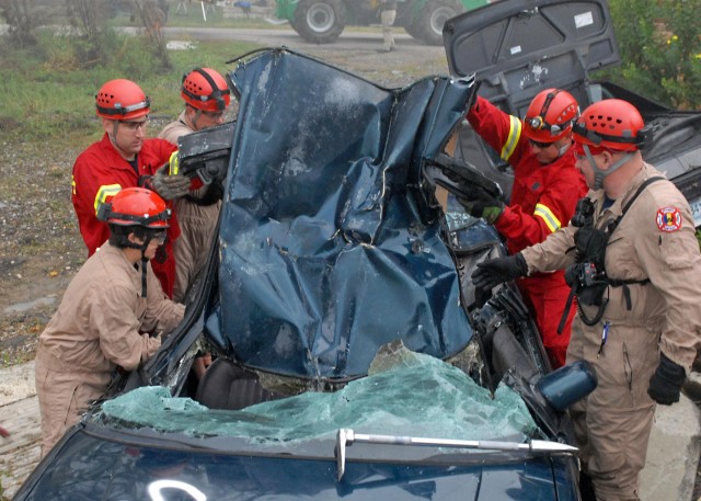 Kentucky firefighters display specialized rescue skills, save lives during US Army North exercise